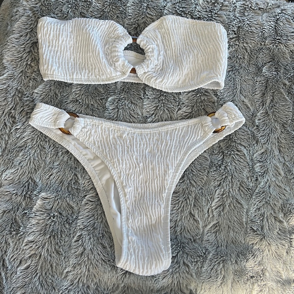 SUMMERHAUS by Beach Bunny NWOT bikini